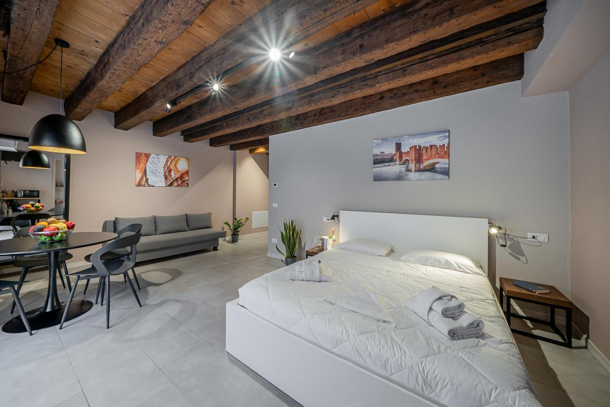 Relais Della Scala Apartment - Verona — Photos 2